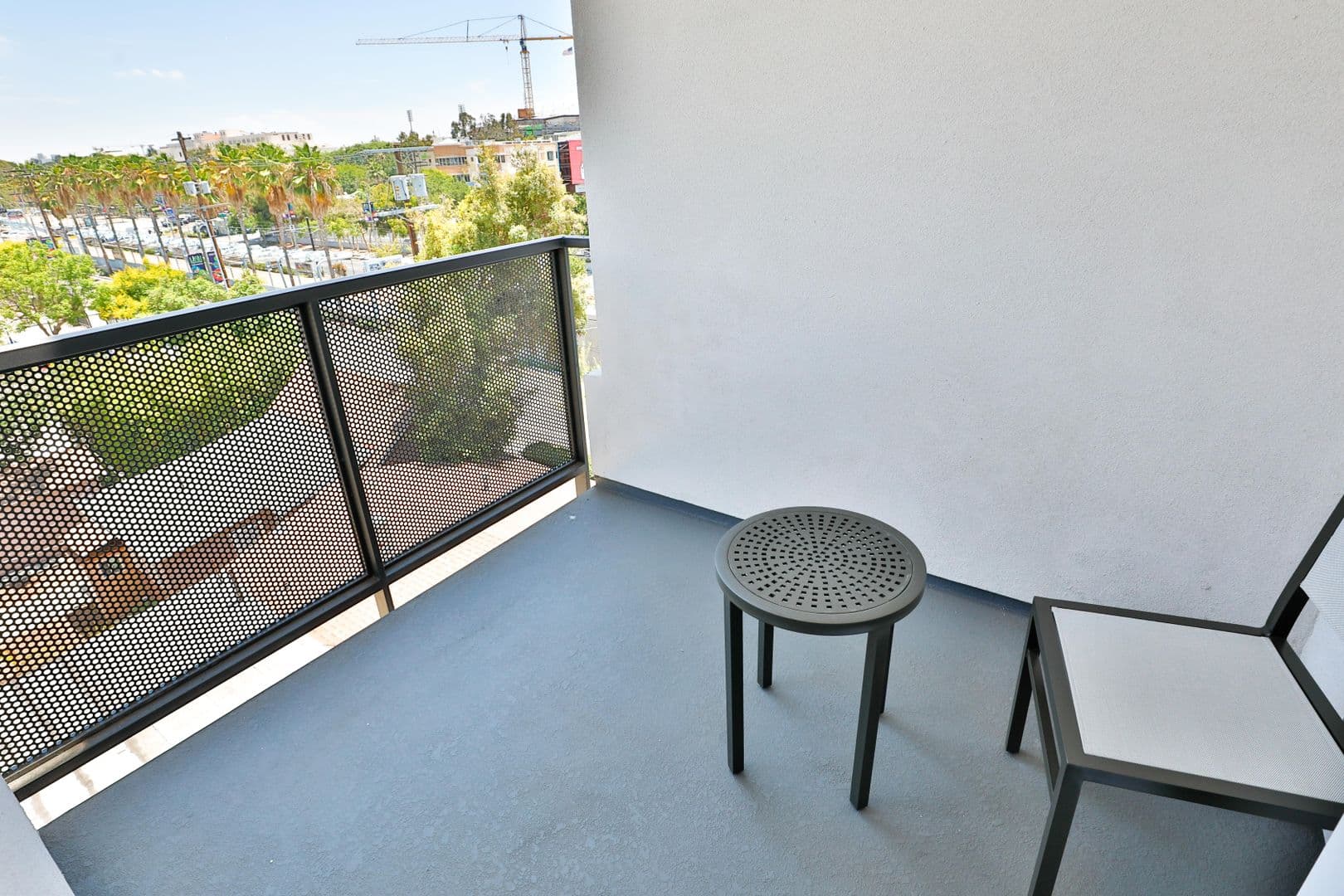 Los Angeles Apartment: 1073 Exposition Blvd