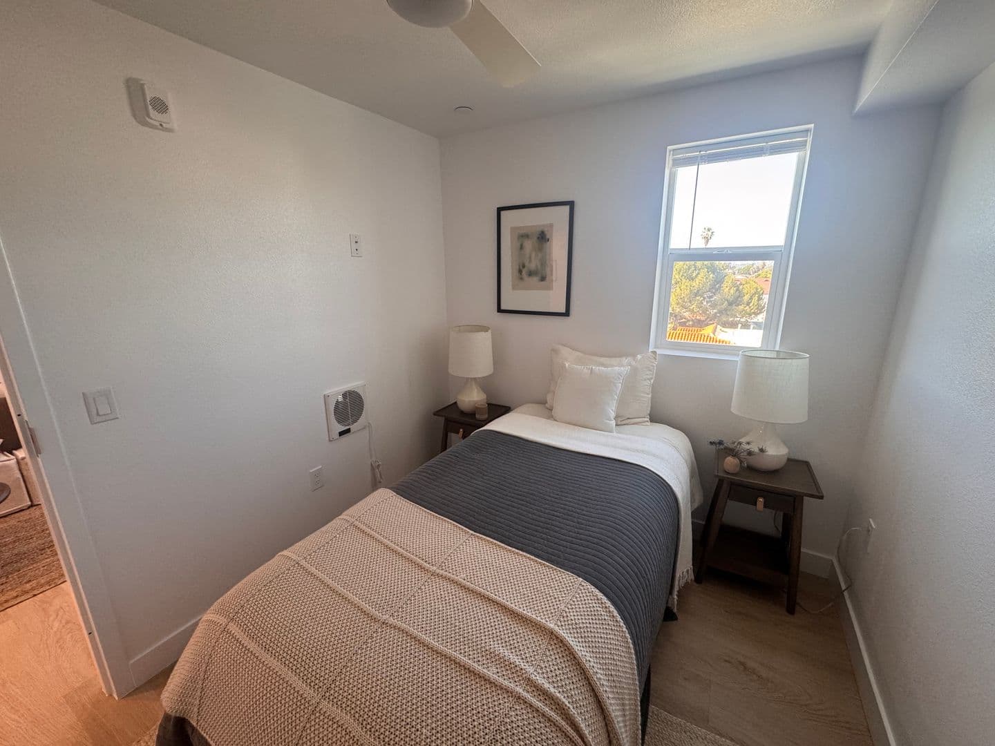 Los Angeles Apartment: 4973 W 21st Street