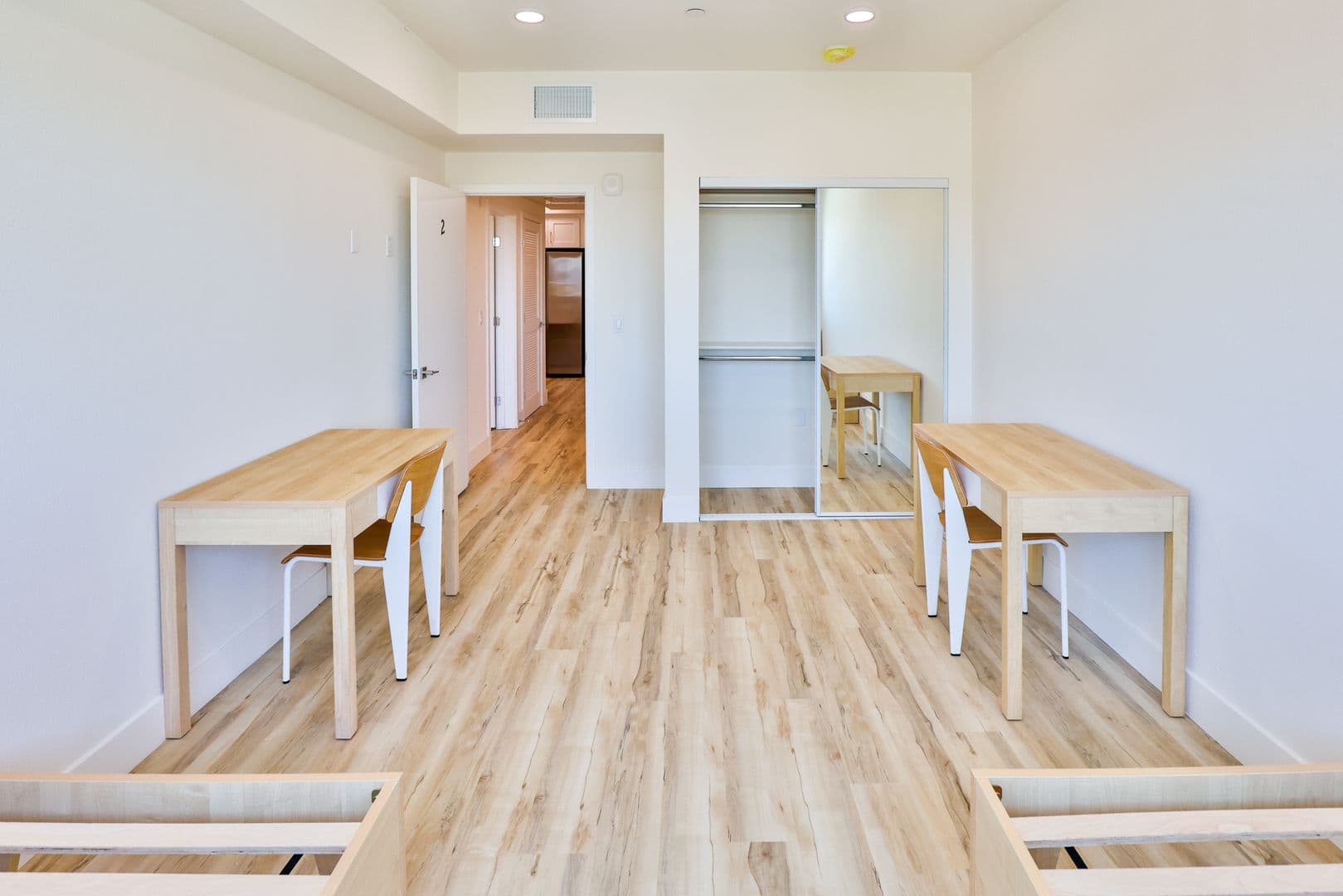 Los Angeles Apartment: 1421 W Adams Blvd