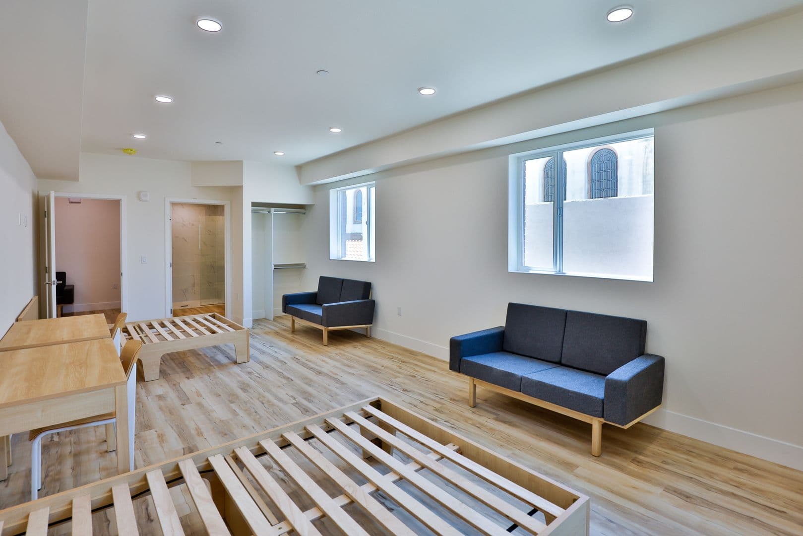 Los Angeles Apartment: 1421 W Adams Blvd