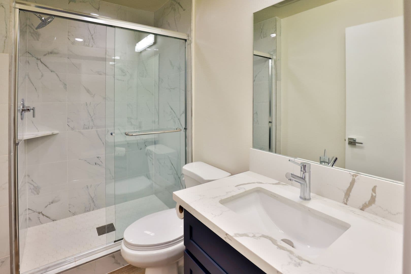 Los Angeles Apartment: 1426 W 27th St