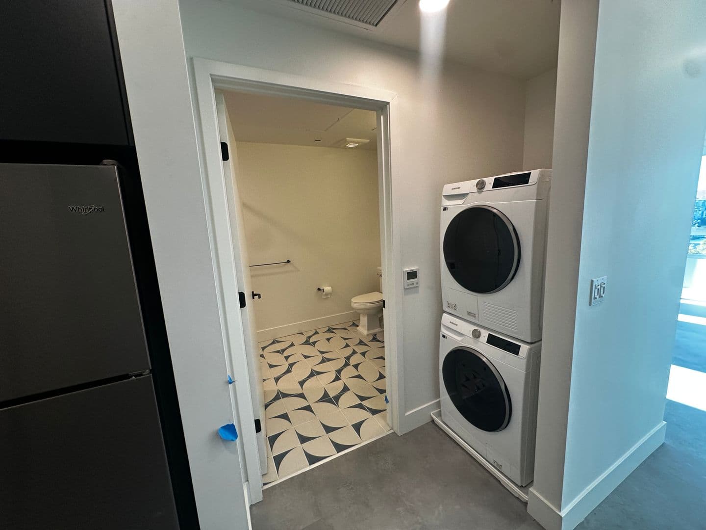 Los Angeles Apartment: 3450 W 43rd St