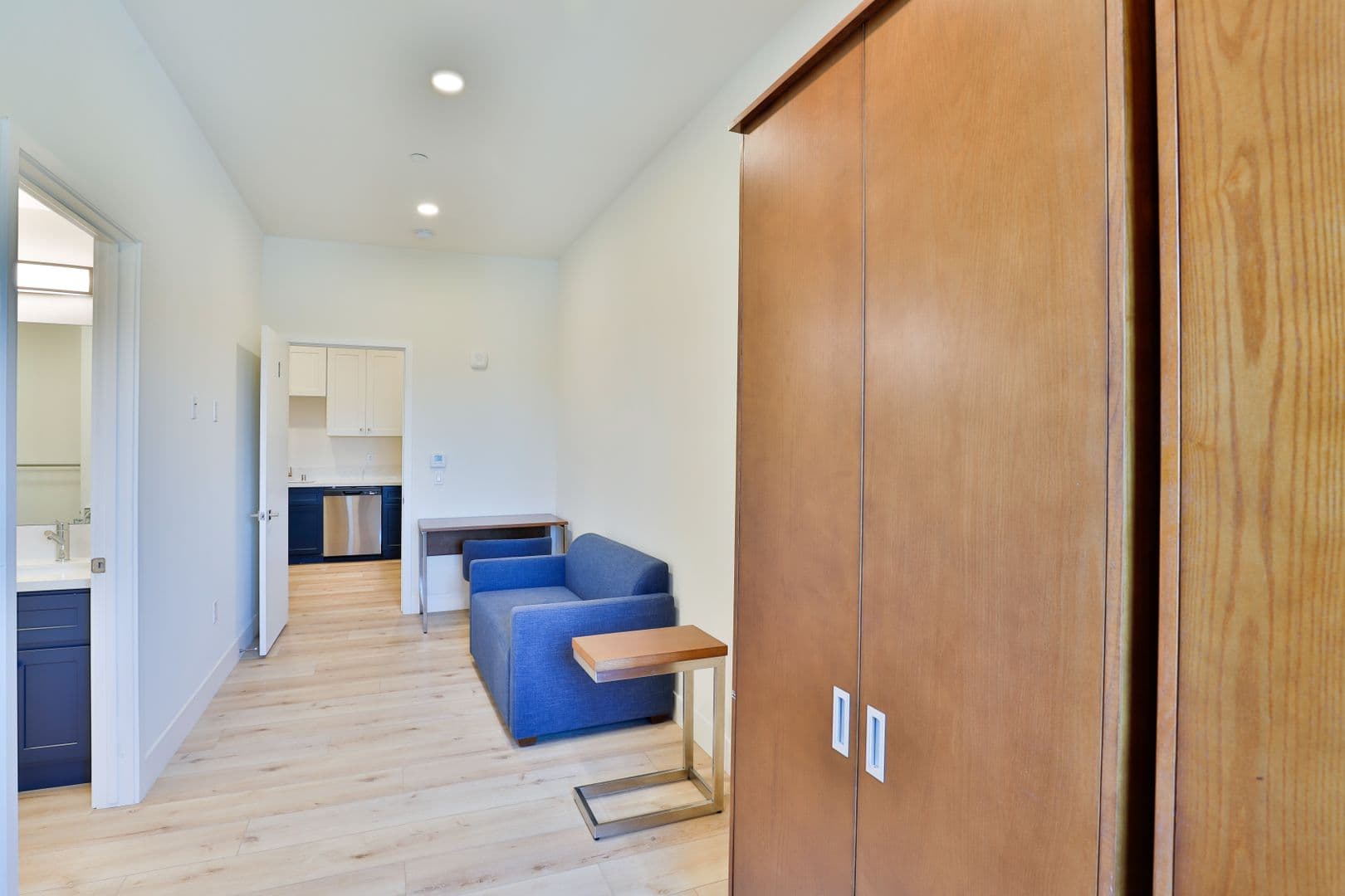 Los Angeles Apartment: 1073 Exposition Blvd