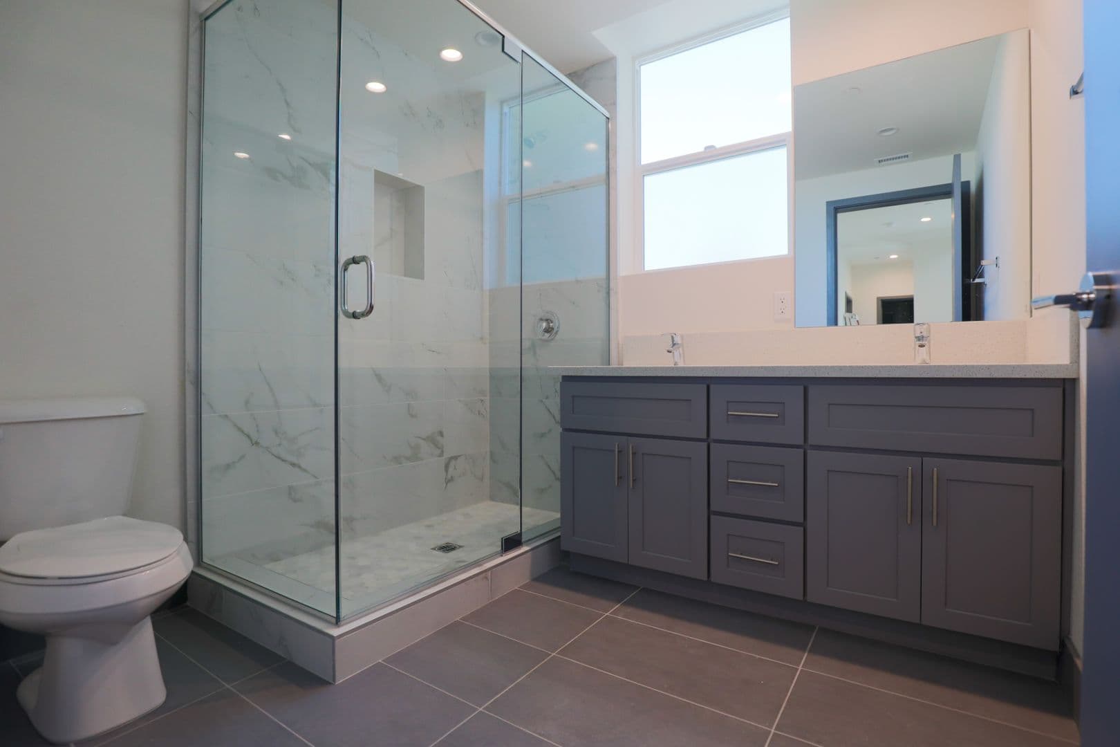Los Angeles Apartment: 1180 W 37th Pl