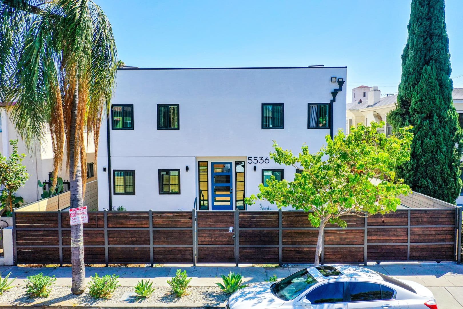 Los Angeles Apartment: 5536 Lexington Ave