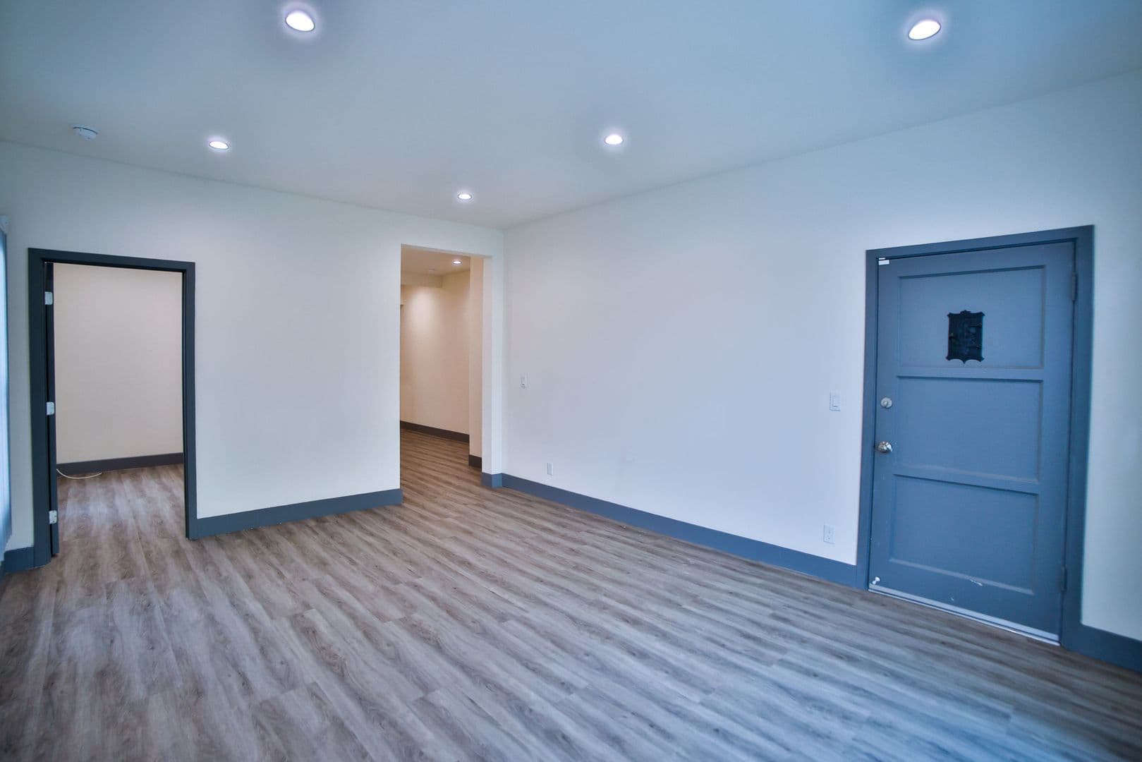 Los Angeles Apartment: 3015 Virginia Rd