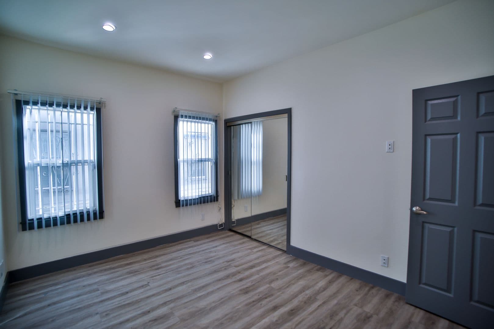 Los Angeles Apartment: 3015 Virginia Rd