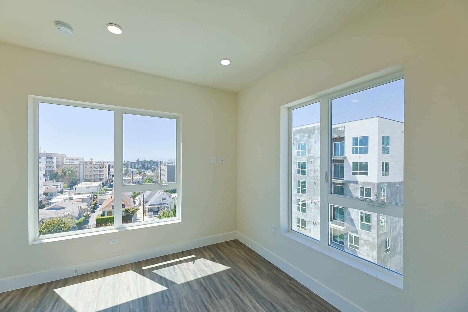 Los Angeles Apartment: 1037 Dewey Ave
