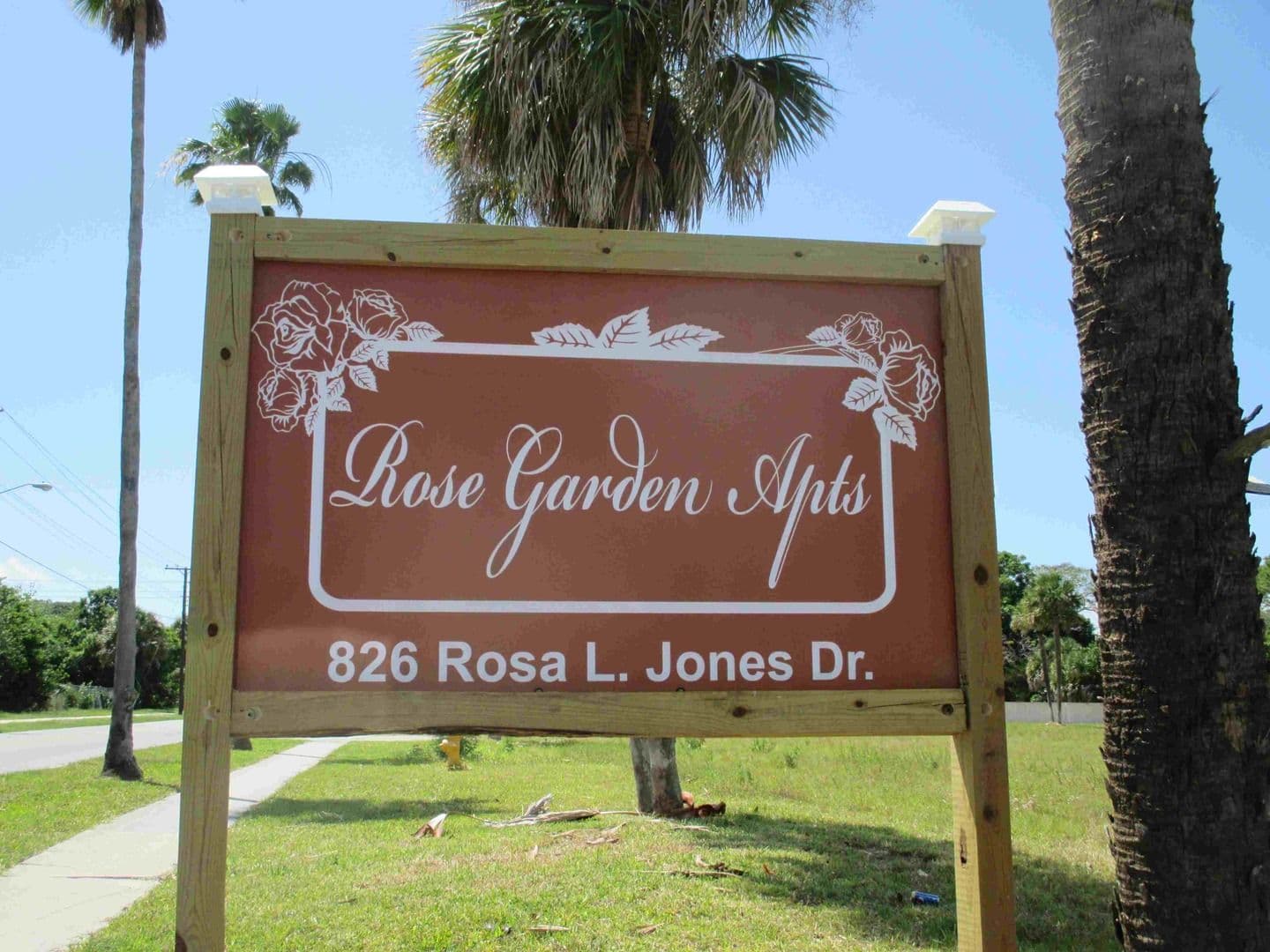 Cocoa Apartment: 826 Rosa L. Jones Drive