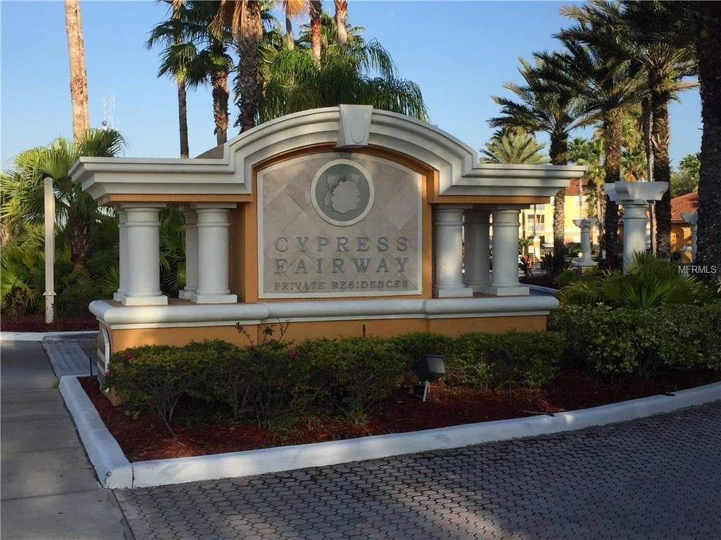 Orlando House: 5475 Vineland Road