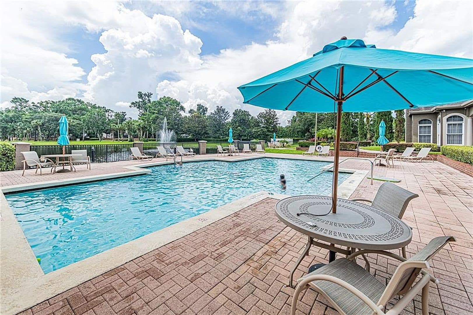Longwood Condo: 420 Summit Ridge