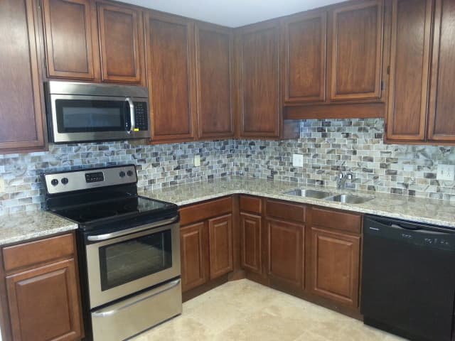 Longwood Apartment: 5210 Clubside Dr