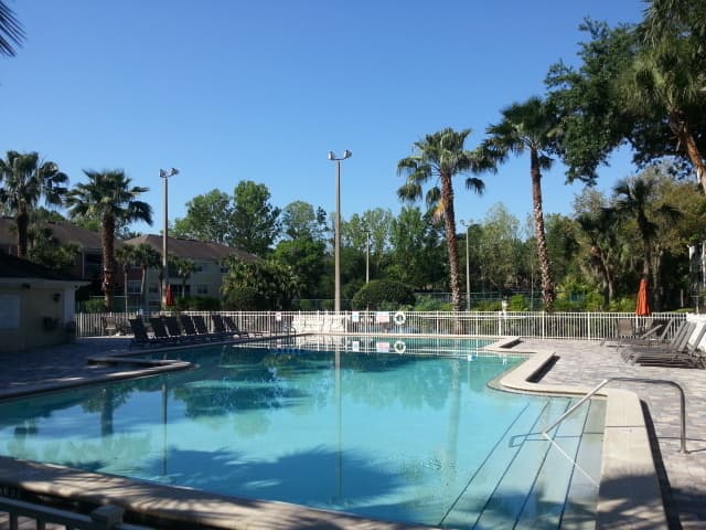 Longwood Apartment: 5210 Clubside Dr