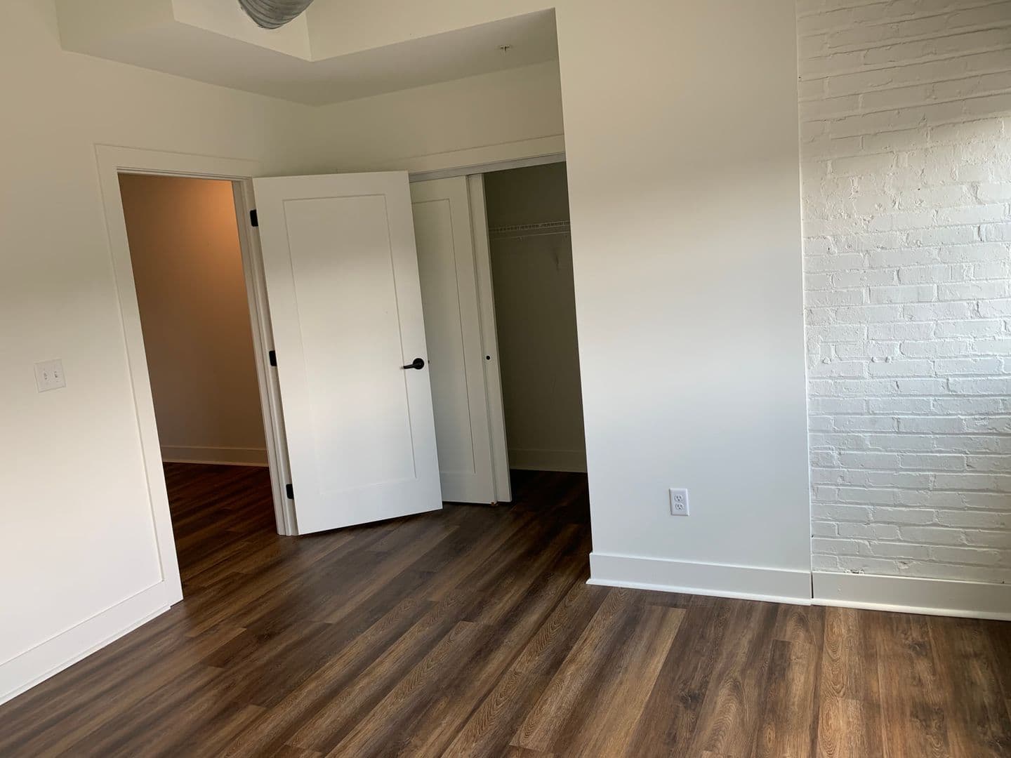 Bellevue Apartment: 239 Grandview Ave.