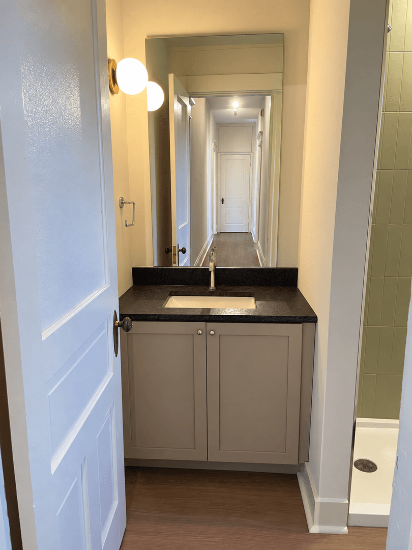 Covington Apartment: 1923 Greenup St. - Unit 4