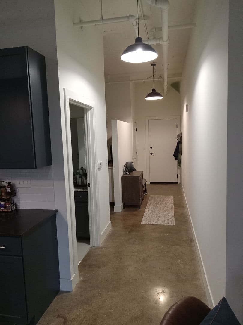 Bellevue Apartment: 239 Grandview Ave.