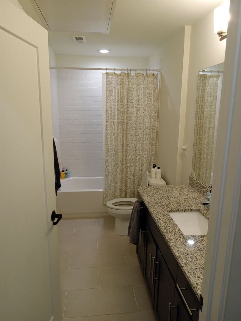 Bellevue Apartment: 239 Grandview Ave.