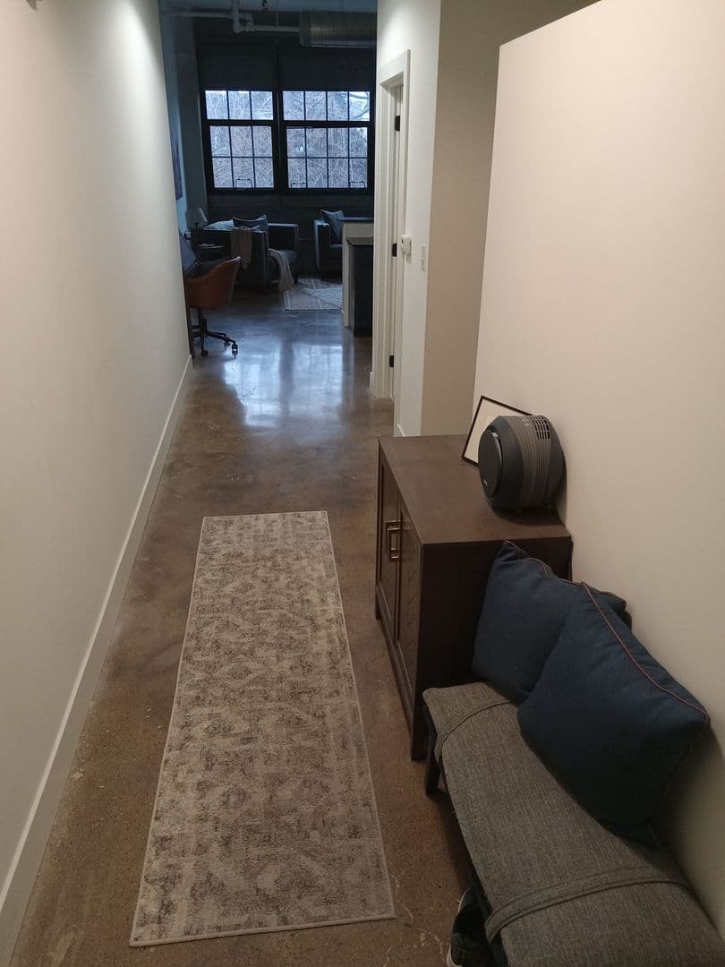 Bellevue Apartment: 239 Grandview Ave.
