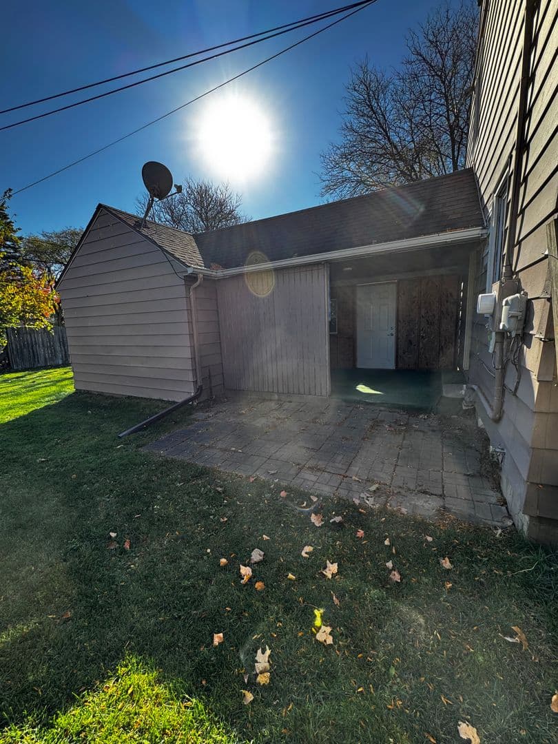 Rochester House: 909 10th St NW