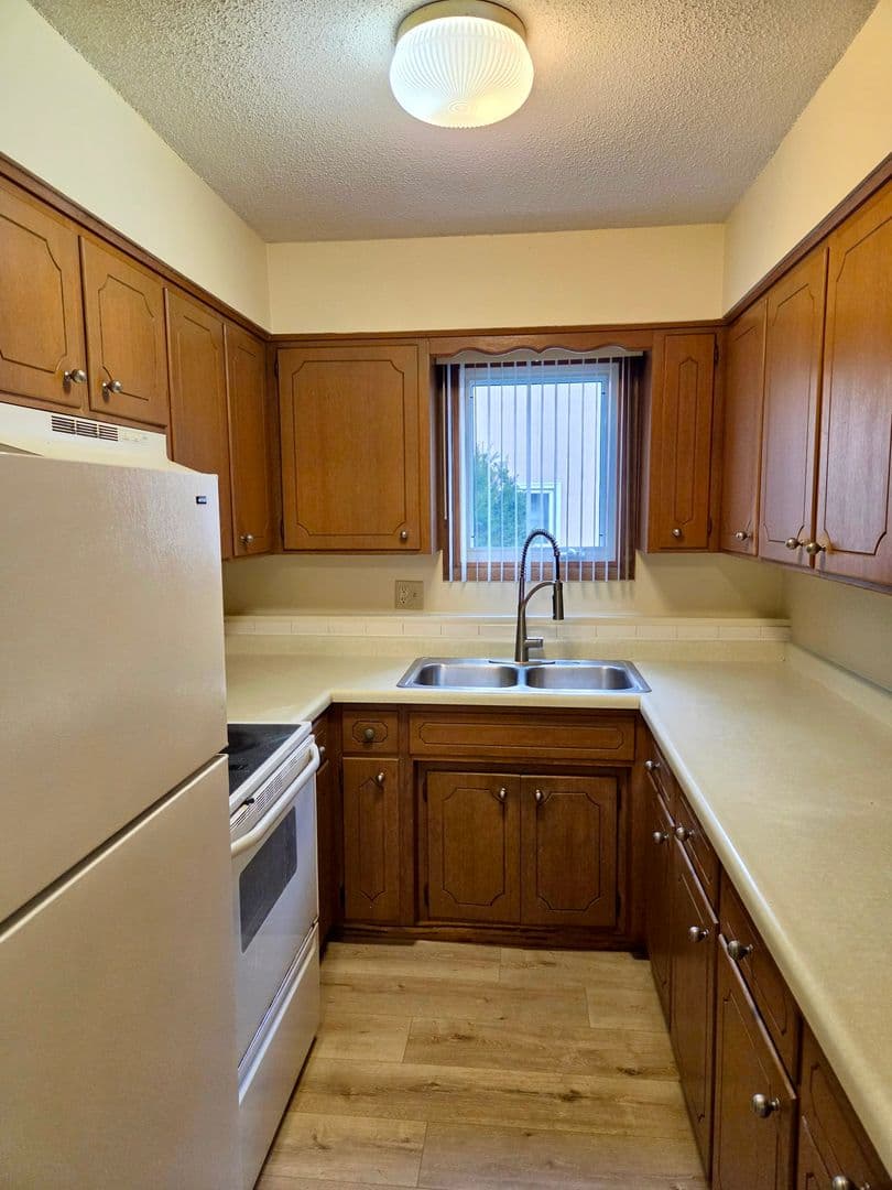 Rochester Apartment: 315 27th Street NE