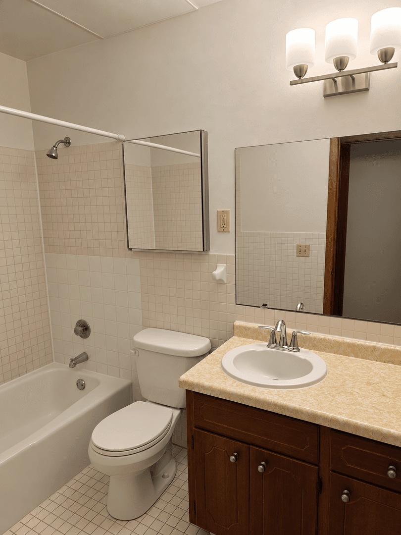 Rochester Apartment: 315 27th Street NE