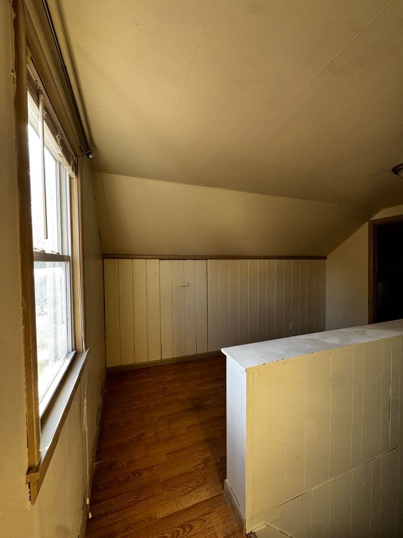 Rochester House: 909 10th St NW