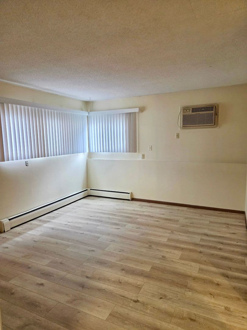 Rochester Apartment: 315 27th Street NE
