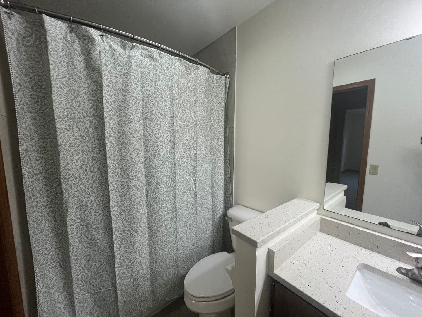 Madison Apartment: 477 S High Point Rd