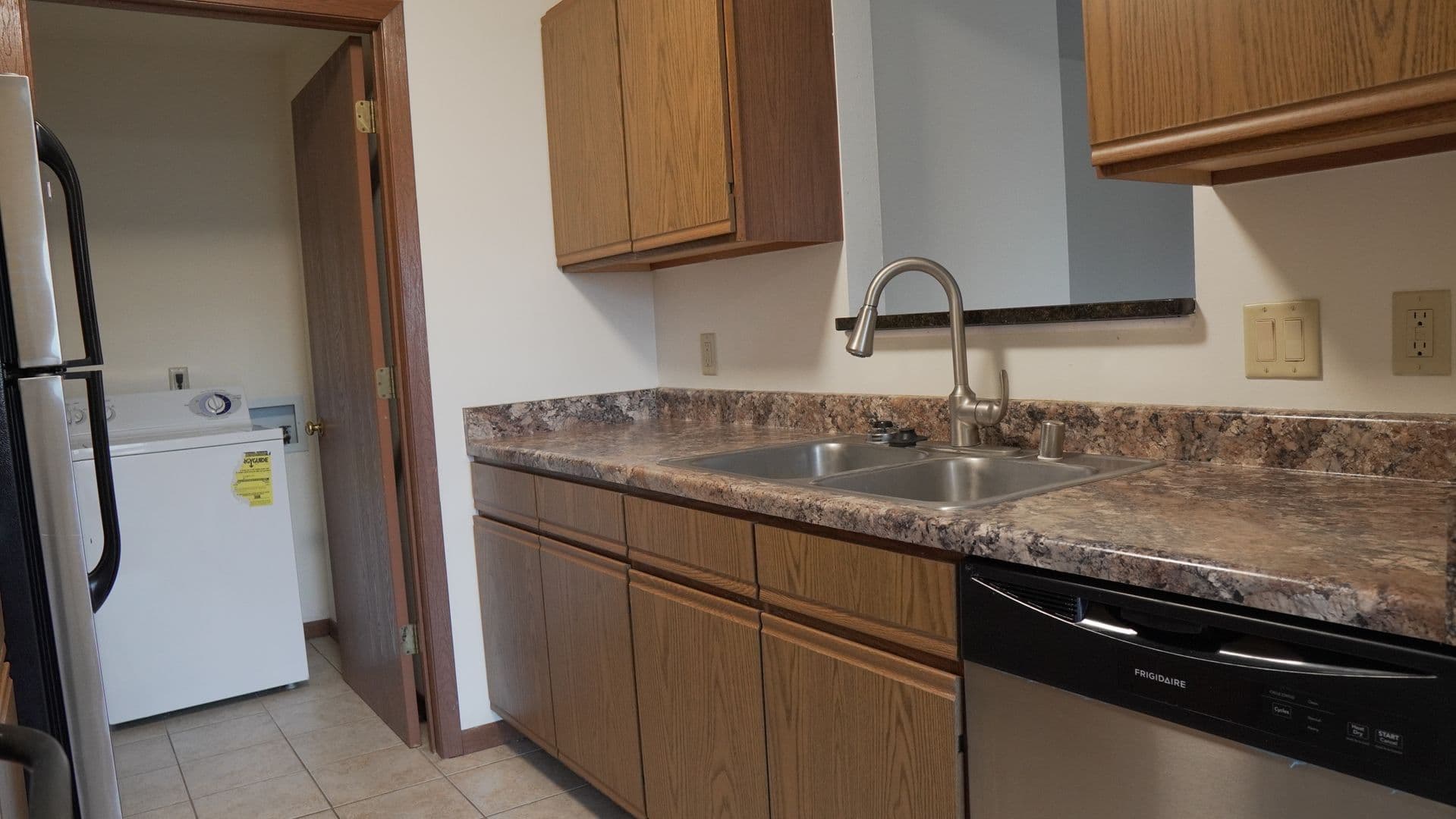 Madison Apartment: 477 S High Point Rd
