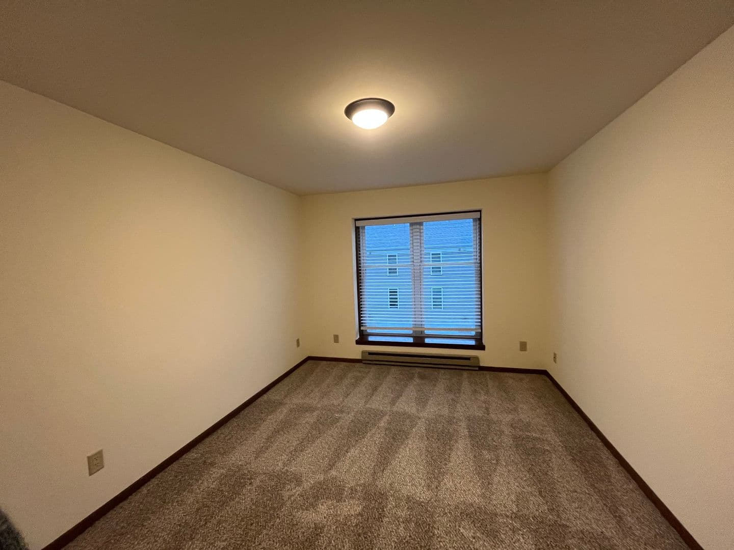 Madison Apartment: 477 S High Point Rd
