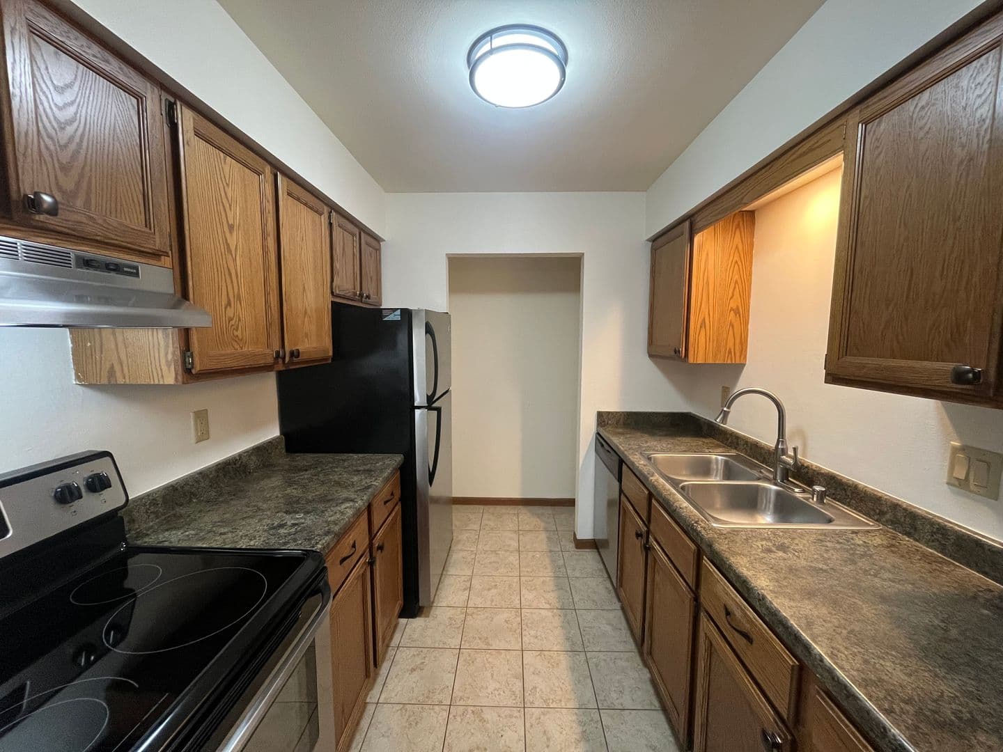 Madison Apartment: 477 S High Point Rd