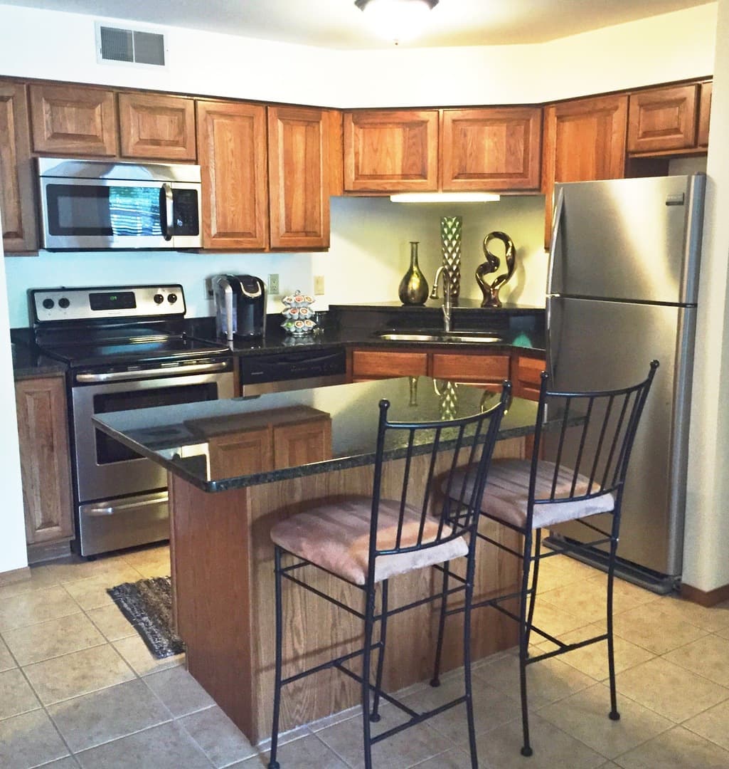 Madison Apartment: 12 Sayner Ct Apt 55