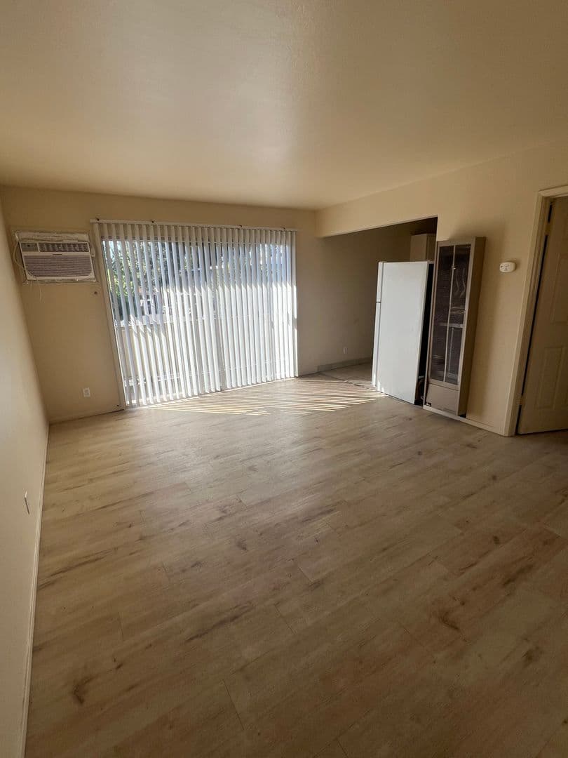 Concord Apartment: 1601 Frisbie Ct