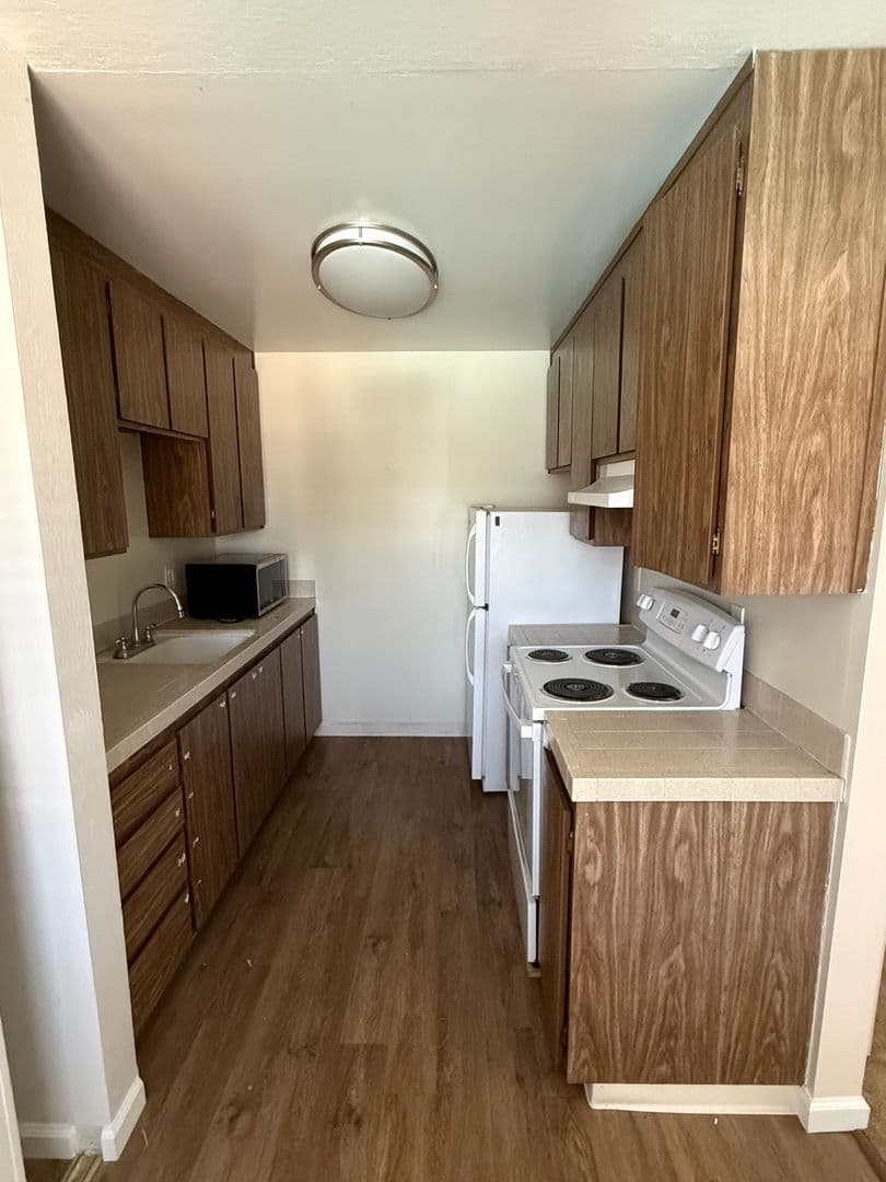Fremont Apartment: 42010 Blacow Road