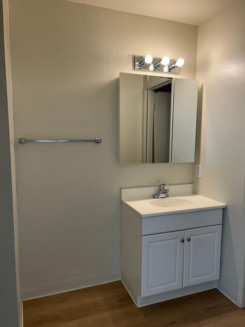 Campbell Apartment: 178 Echo Avenue