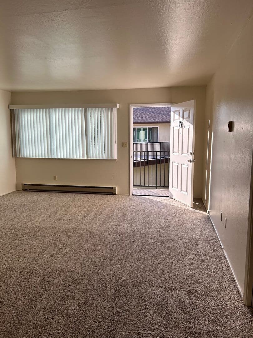 Campbell Apartment: 178 Echo Avenue