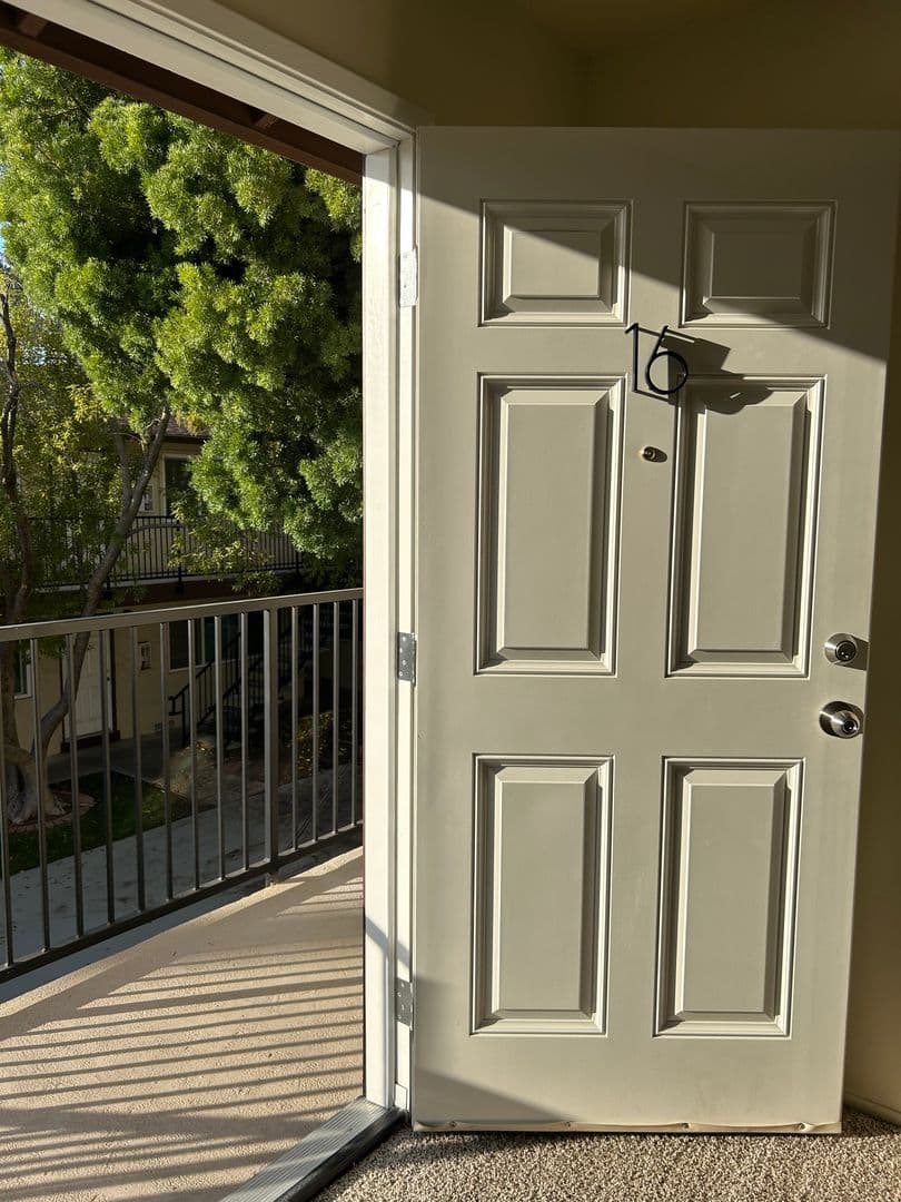 Campbell Apartment: 178 Echo Avenue