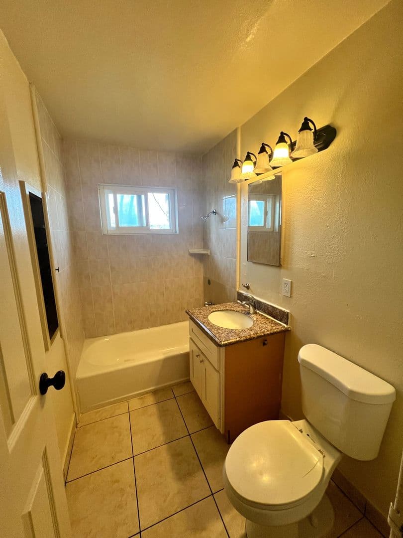 San Jose Apartment: 2870 Almaden Expressway