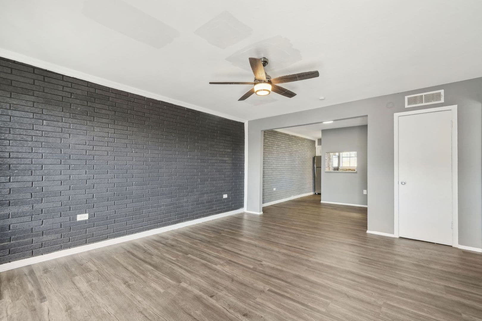 San Antonio Apartment: 135 De Chantle Road