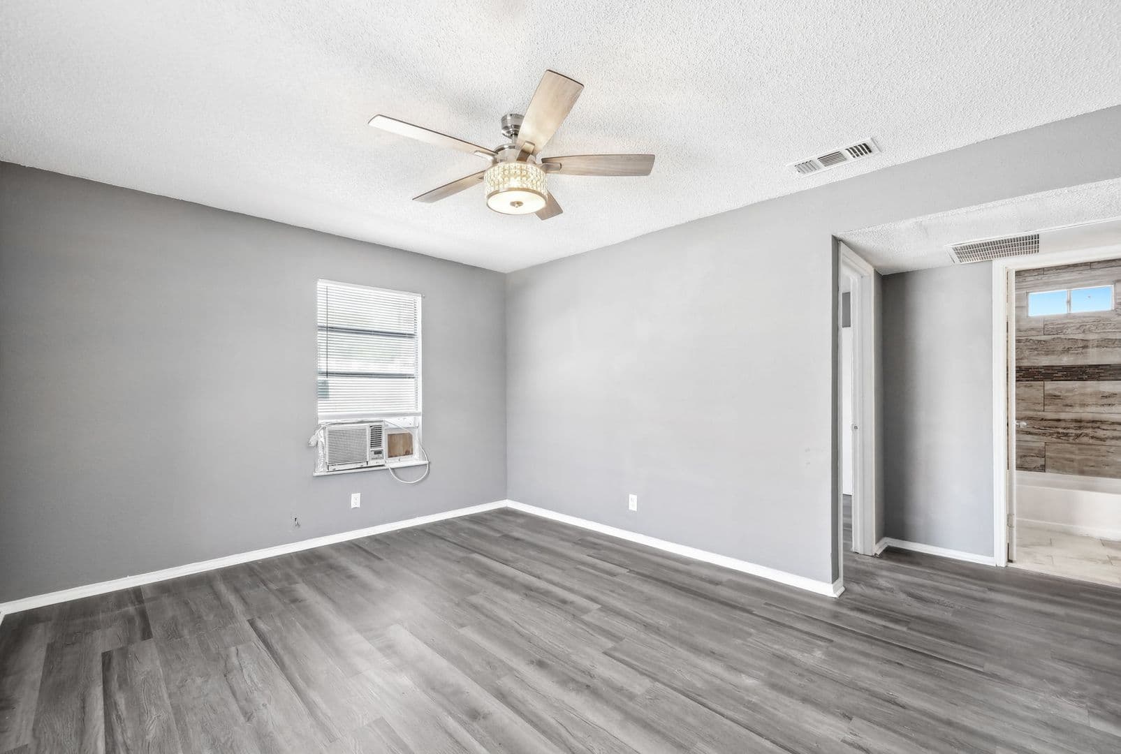 San Antonio Apartment: 4438 N. Hein Road