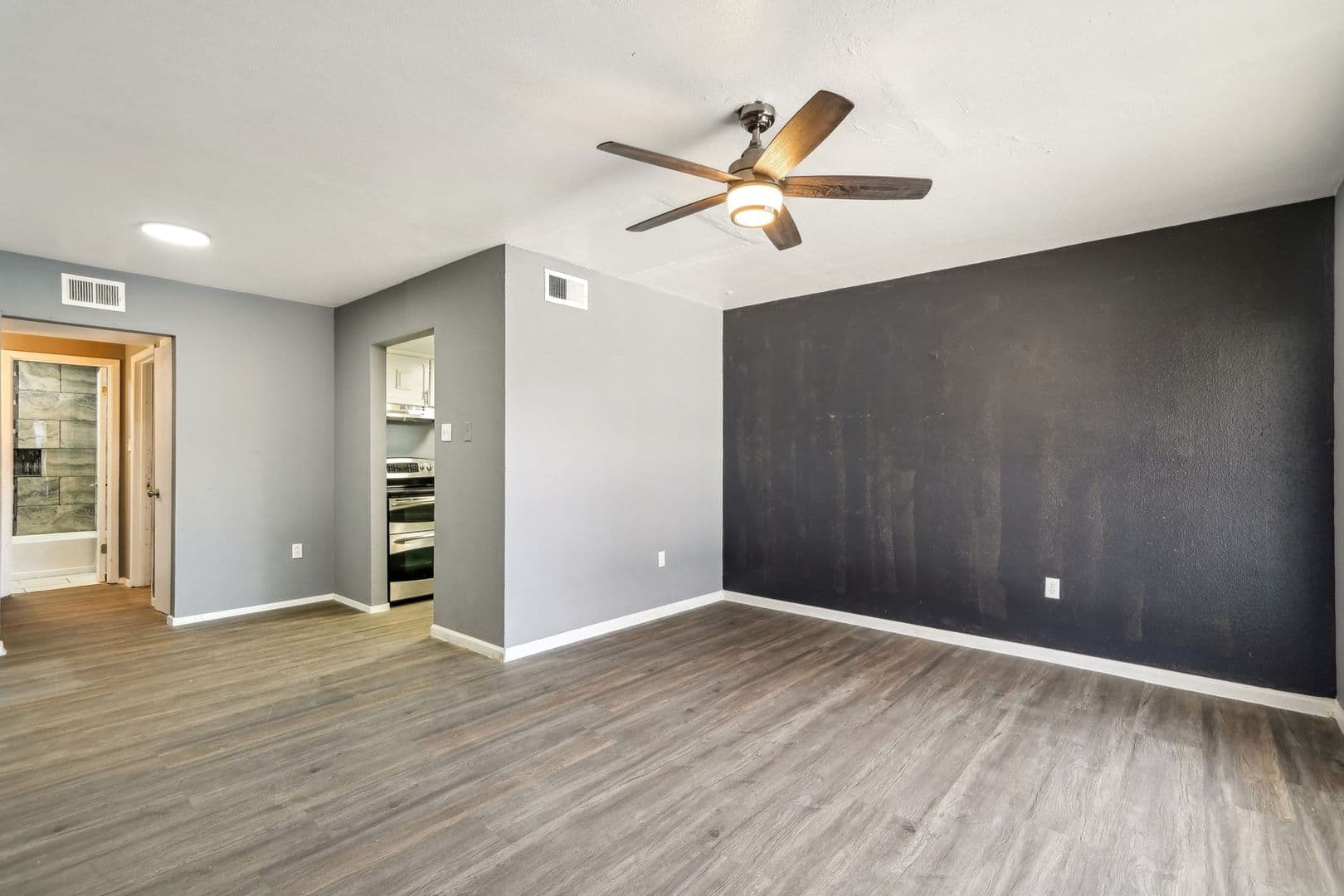 San Antonio Apartment: 135 De Chantle Road