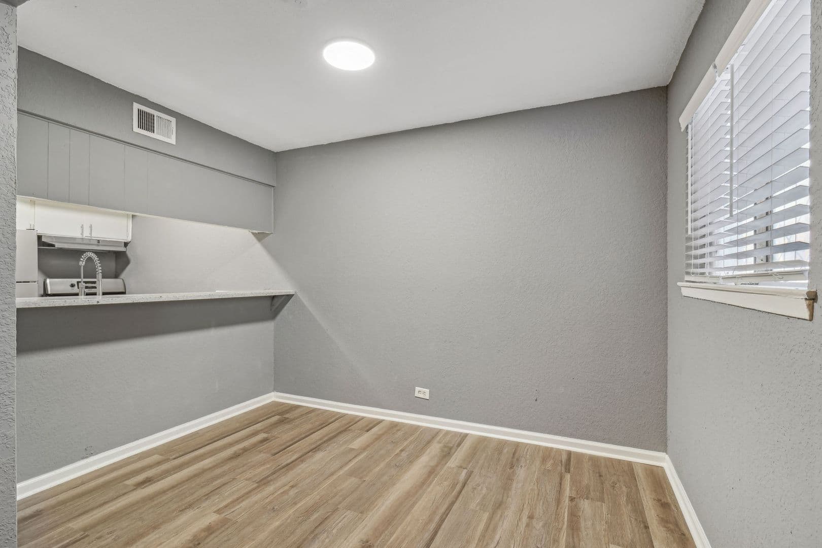 San Antonio Apartment: 2531 clara ln