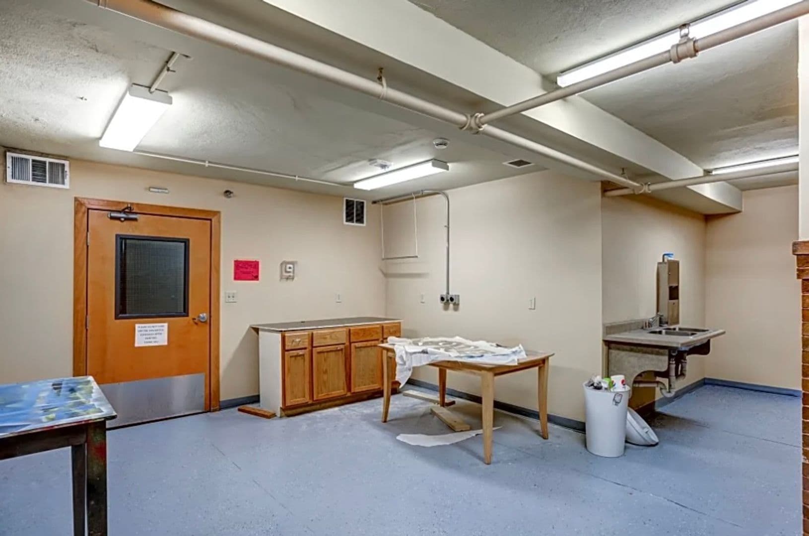 Moline Apartment: 1001 16th