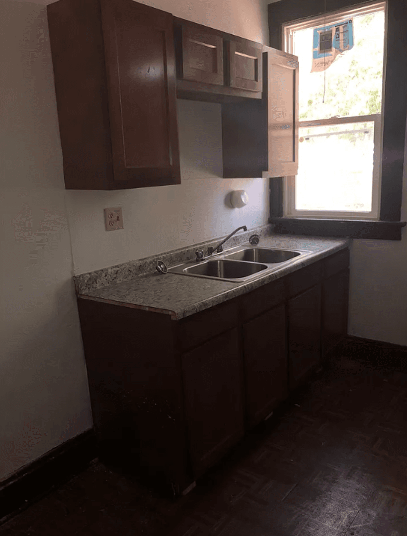 Columbus Apartment: 62-68 S. Harris Ave
