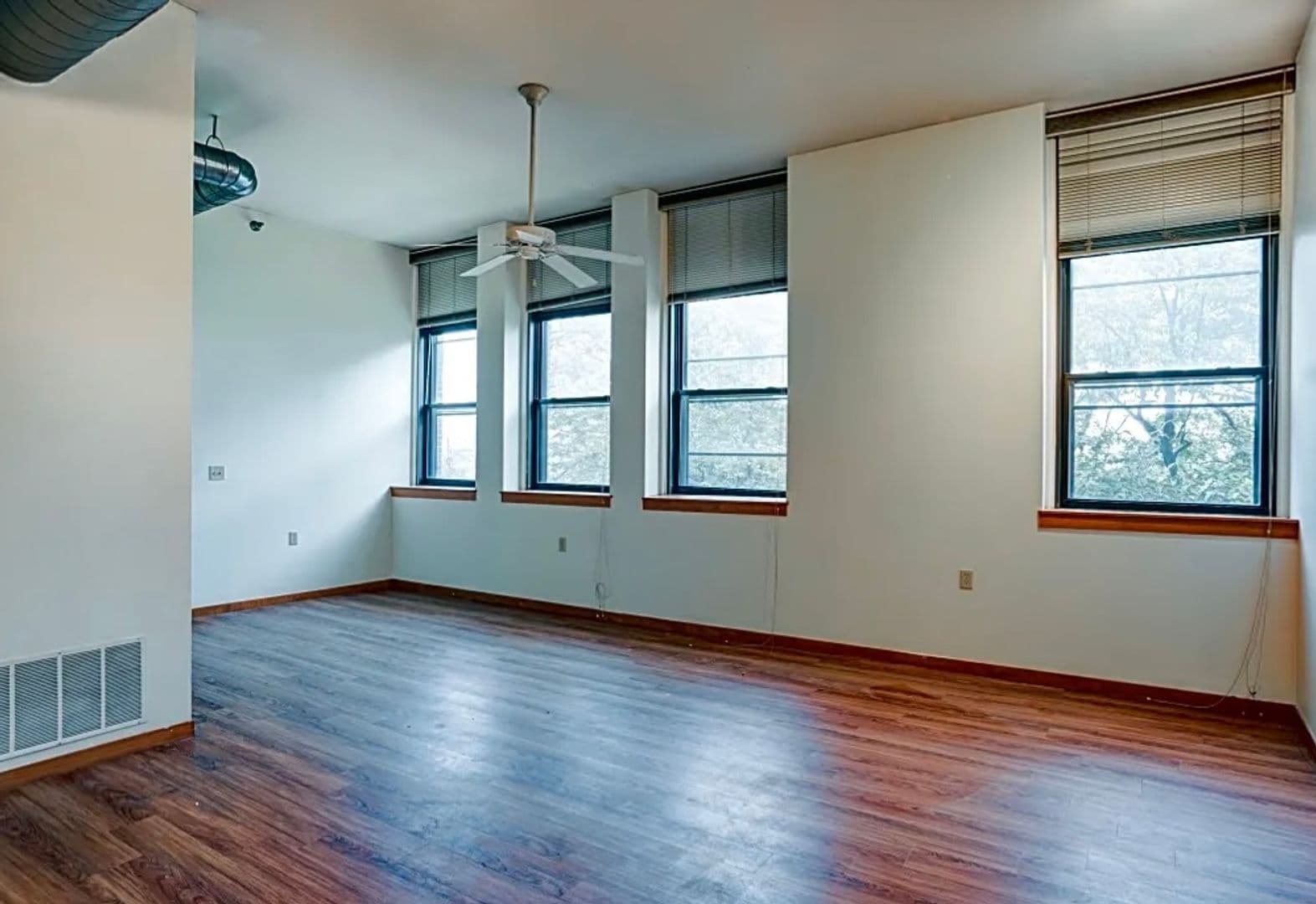 Moline Apartment: 1001 16th