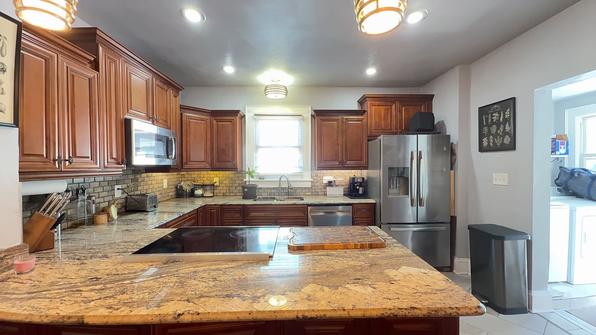 Norfolk House: 1711 Springfield Ave