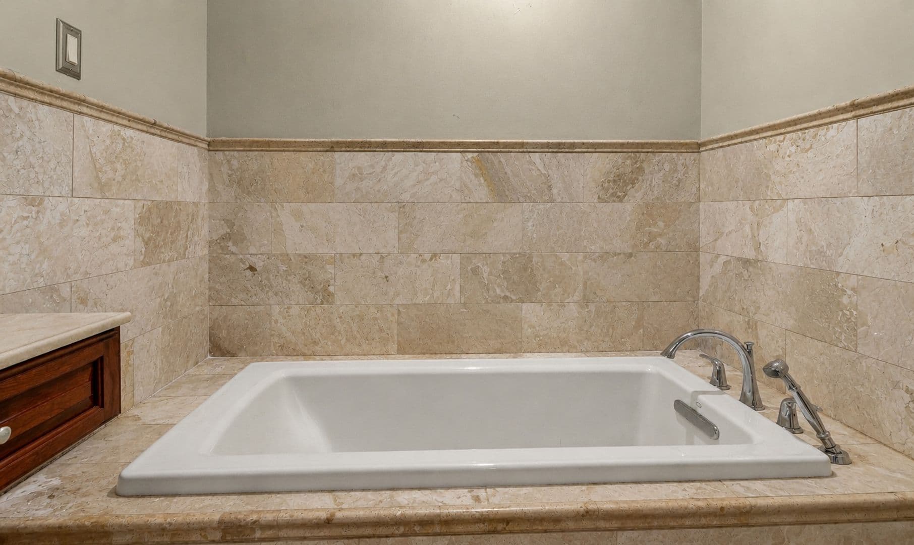 Virginia Beach Apartment: 2852 Charlemagne Dr