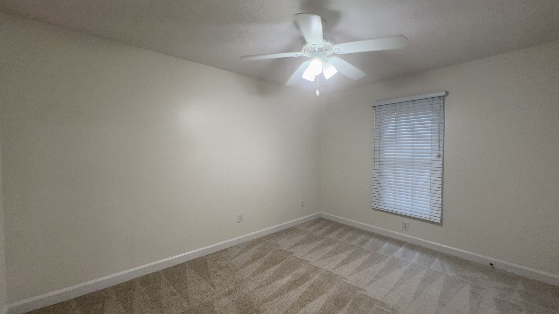 Virginia Beach House: 5245 Chipping Ln