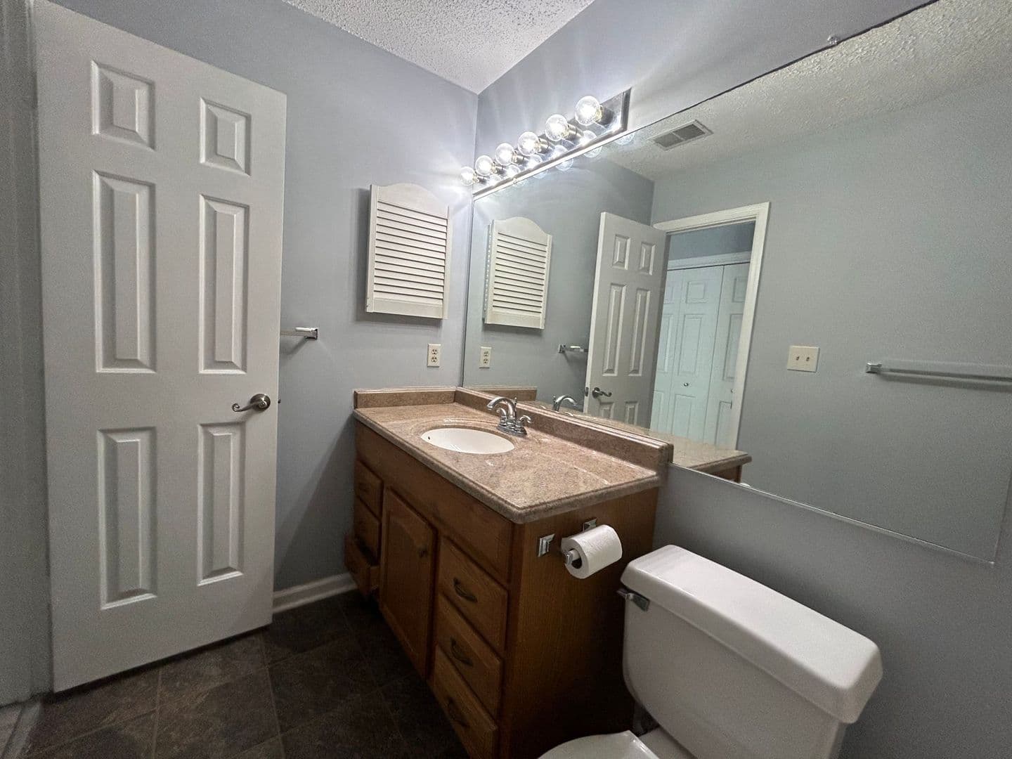 Virginia Beach Condo: 897 Gas Light Ln
