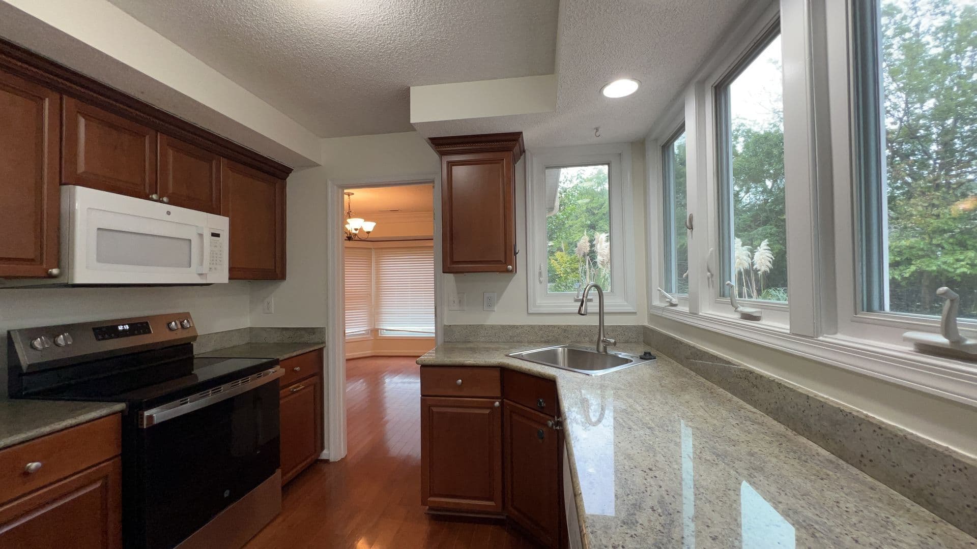 Virginia Beach House: 5245 Chipping Ln